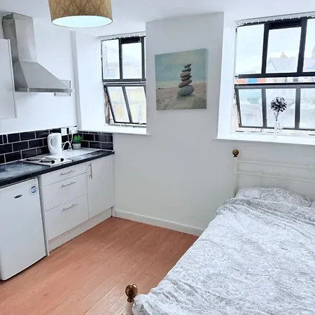 White Rose Double Bed * Bradford (West Yorkshire)